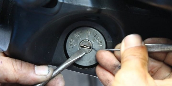 Broken key extraction Pleasantville NY Car Key Extraction