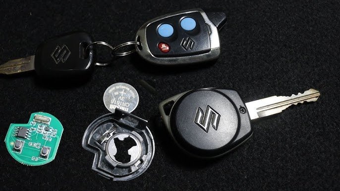 Remote car key with battery