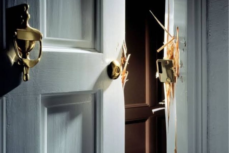 destroyed door knob need locksmith repair