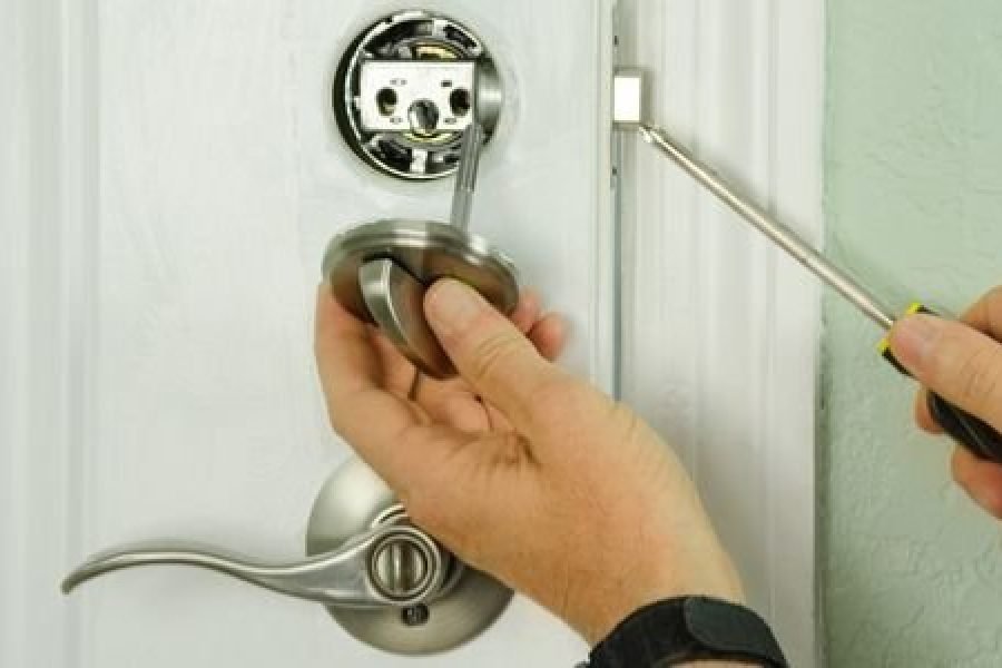 locksmith unlocking deadbolt